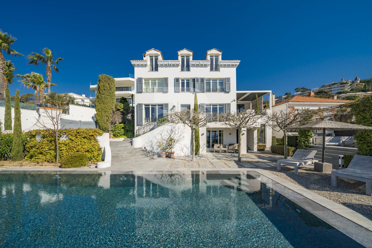 villa in Cannes : Rent Estee Lauders former villa, 6 bedrooms located in the centre of Cannes only a short walk to the beach - Photo 1