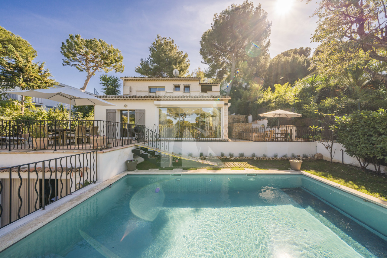 villa in Cap d'Antibes : Rent this charming Villa close to the Garoupe Beach on Cap d Antibes - Photo 0