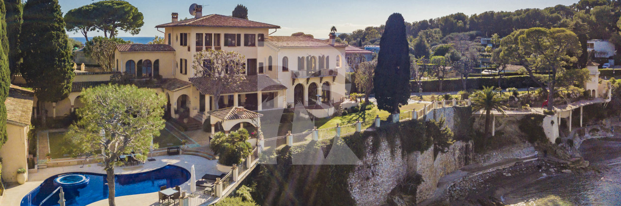 villa in Saint-Jean-Cap-Ferrat : Rent fantastic 6 bedroom waterfront villa  in Saint Jean Cap Ferrat - Photo 2