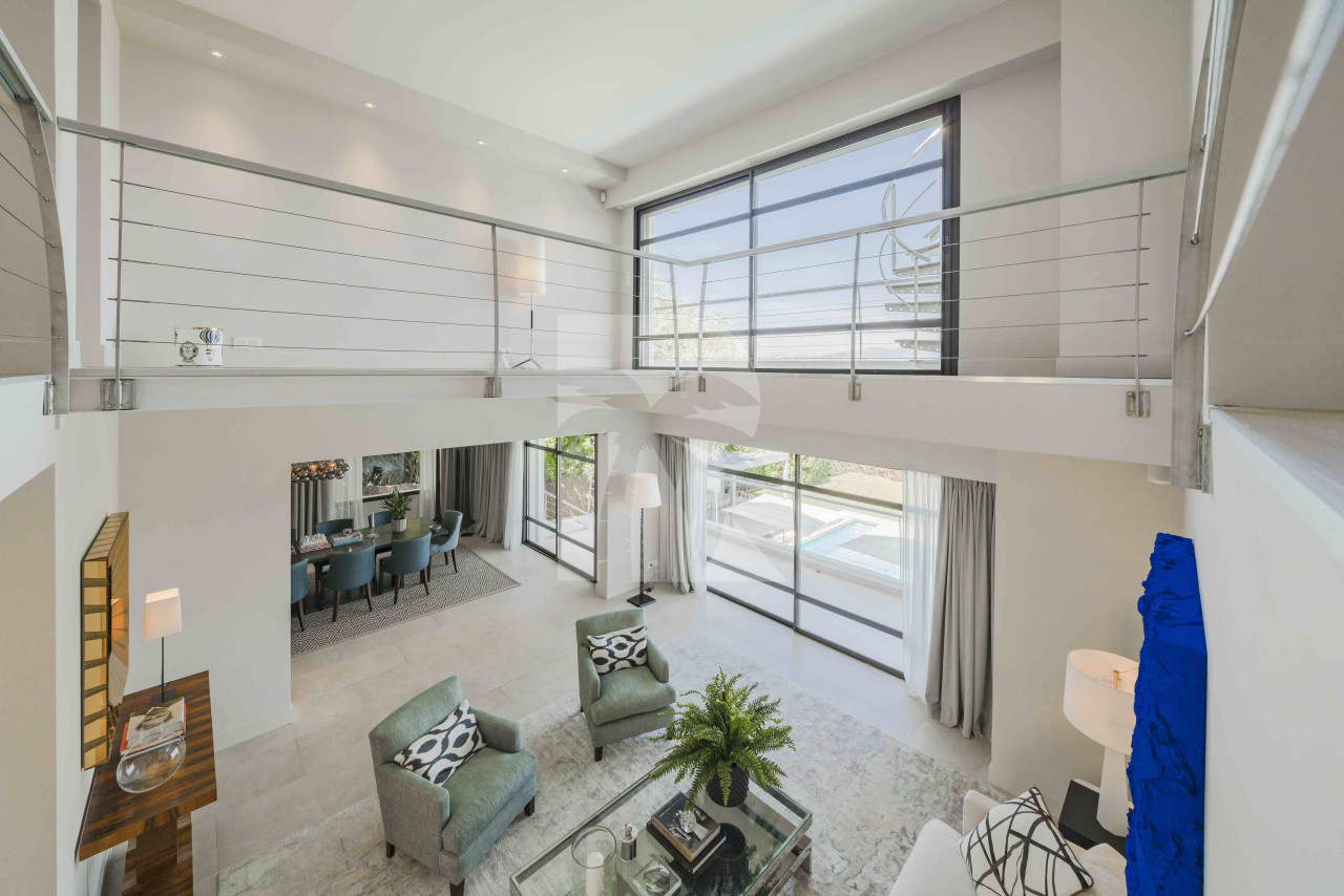 villa in Cap d'Antibes : Rent 7 bedroom villa in the heart of Cap d'Antibes with sea views, close to the with easy access into Cannes - Photo 11
