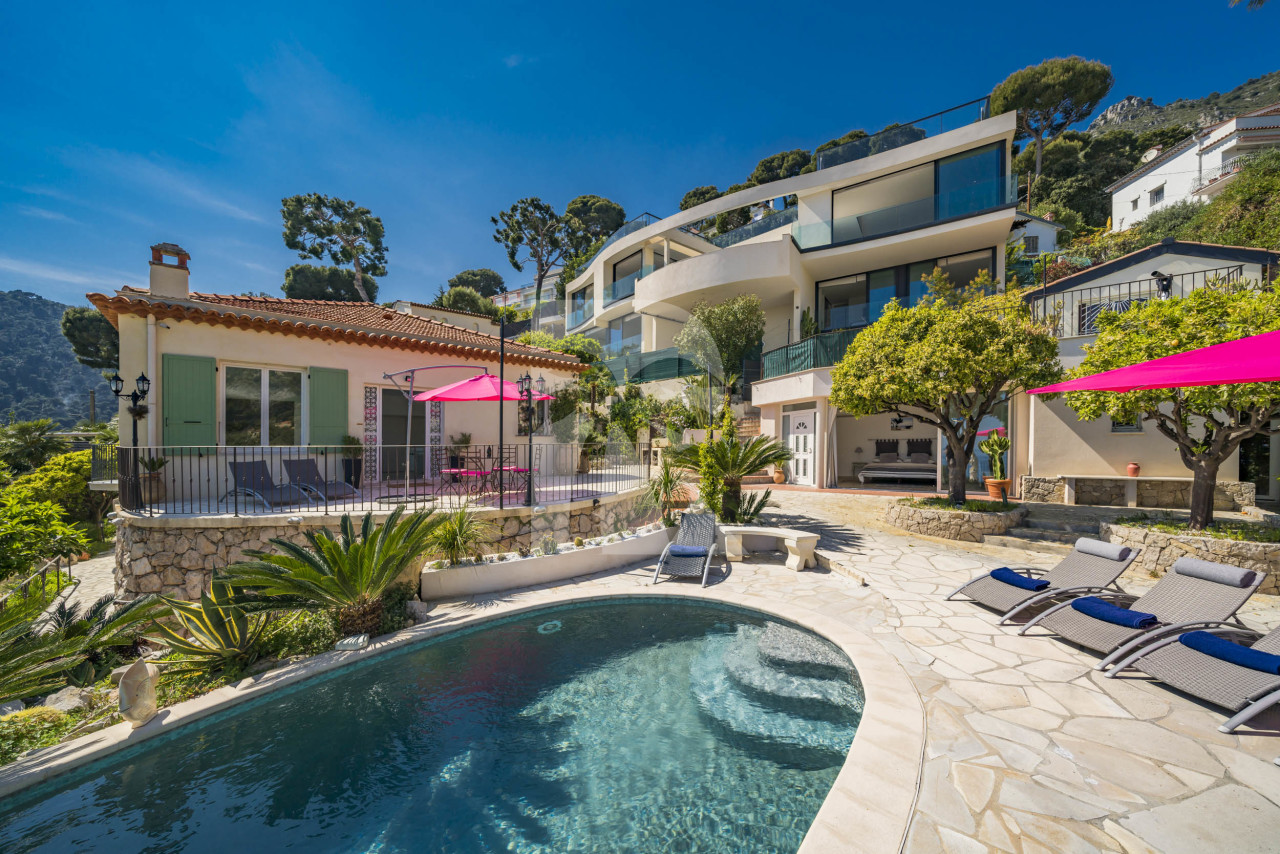 villa in Èze : Rent beautiful 4 bedroom 4 bathroom villa located in Eze, only a short walk from the beach - Photo 2