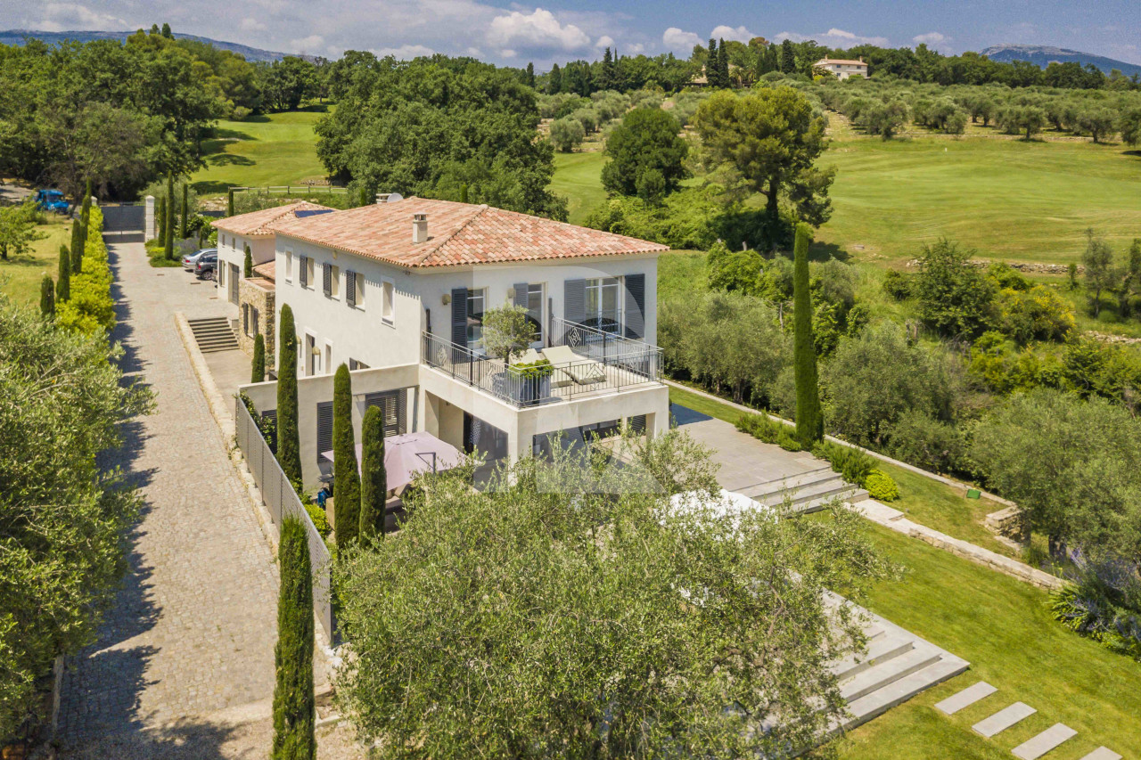 villa in Châteauneuf-Grasse : Rent wonderful modern villa located in very peaceful surroundings close to Valbonne - Photo 7