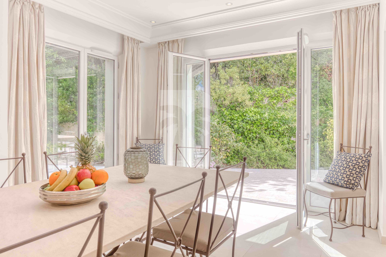 villa in St Tropez : Rent gorgeous villa with swimming pool within just a minute drive to the very heart of Saint Tropez - Photo 10
