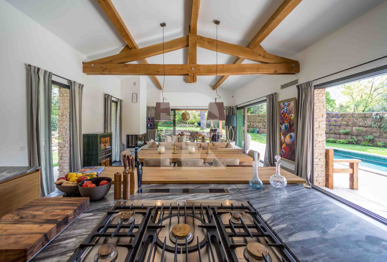 villa in St Tropez : Rent gorgeous 5-bedroom villa with swimming pool within a few minutes drive to Pampelonne Beach in Ramatuelle - Photo 6