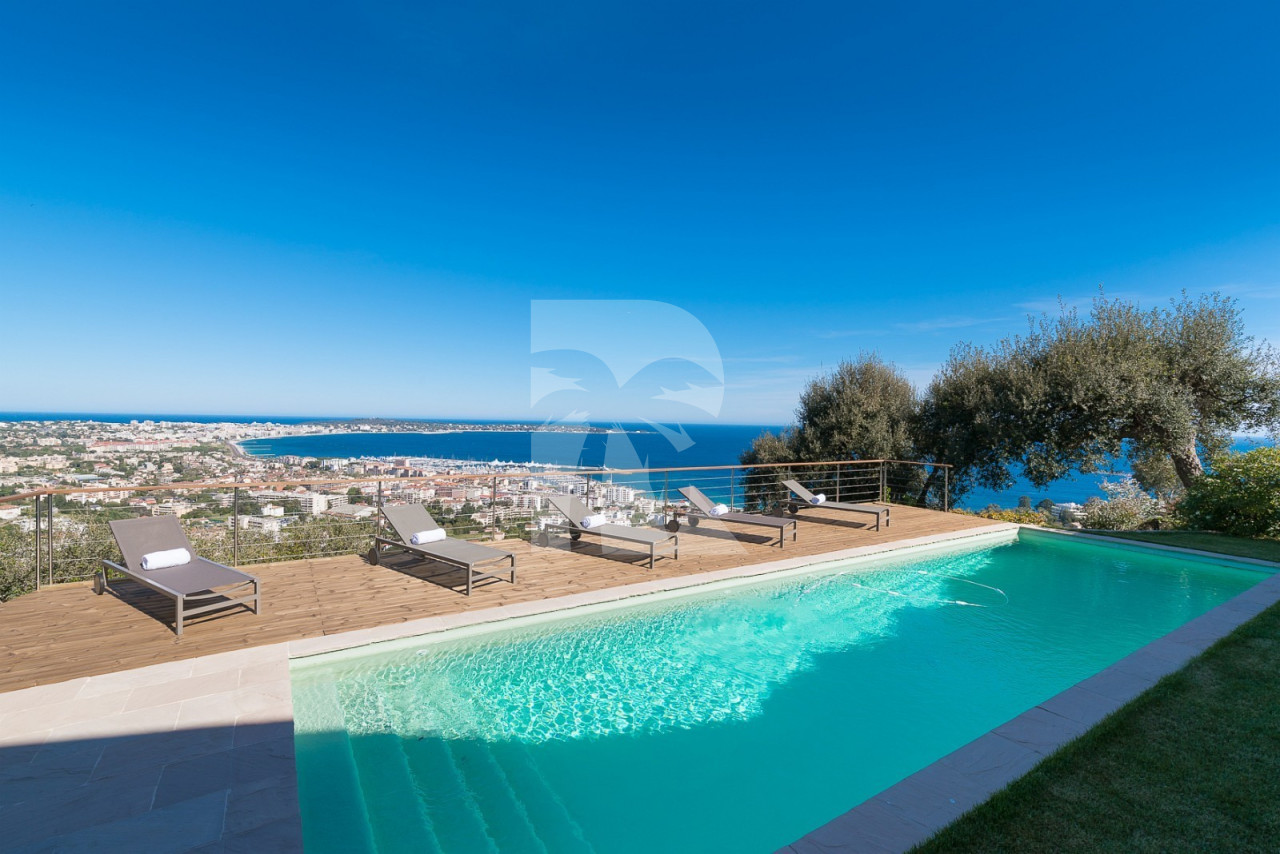 villa in Cannes : Rent wonderful modern villa on the heights of Cannes with a great Seaview - Photo 1