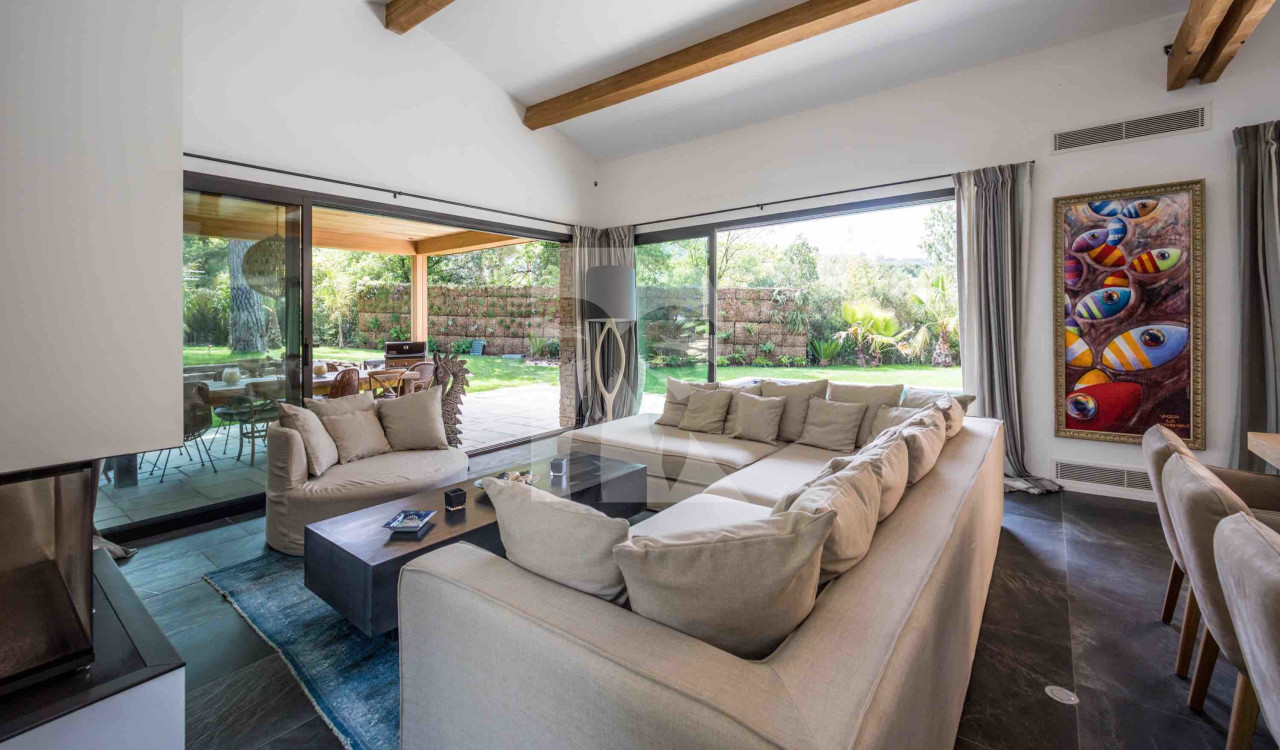 villa in St Tropez : Rent gorgeous 5-bedroom villa with swimming pool within a few minutes drive to Pampelonne Beach in Ramatuelle - Photo 5