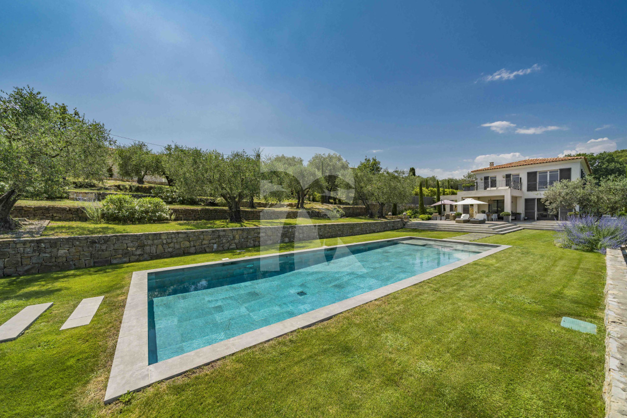 villa in Châteauneuf-Grasse : Rent wonderful modern villa located in very peaceful surroundings close to Valbonne - Photo 5