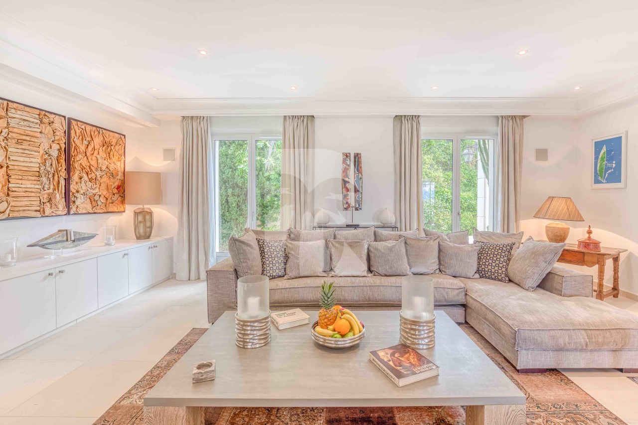 villa in St Tropez : Rent gorgeous villa with swimming pool within just a minute drive to the very heart of Saint Tropez - Photo 7