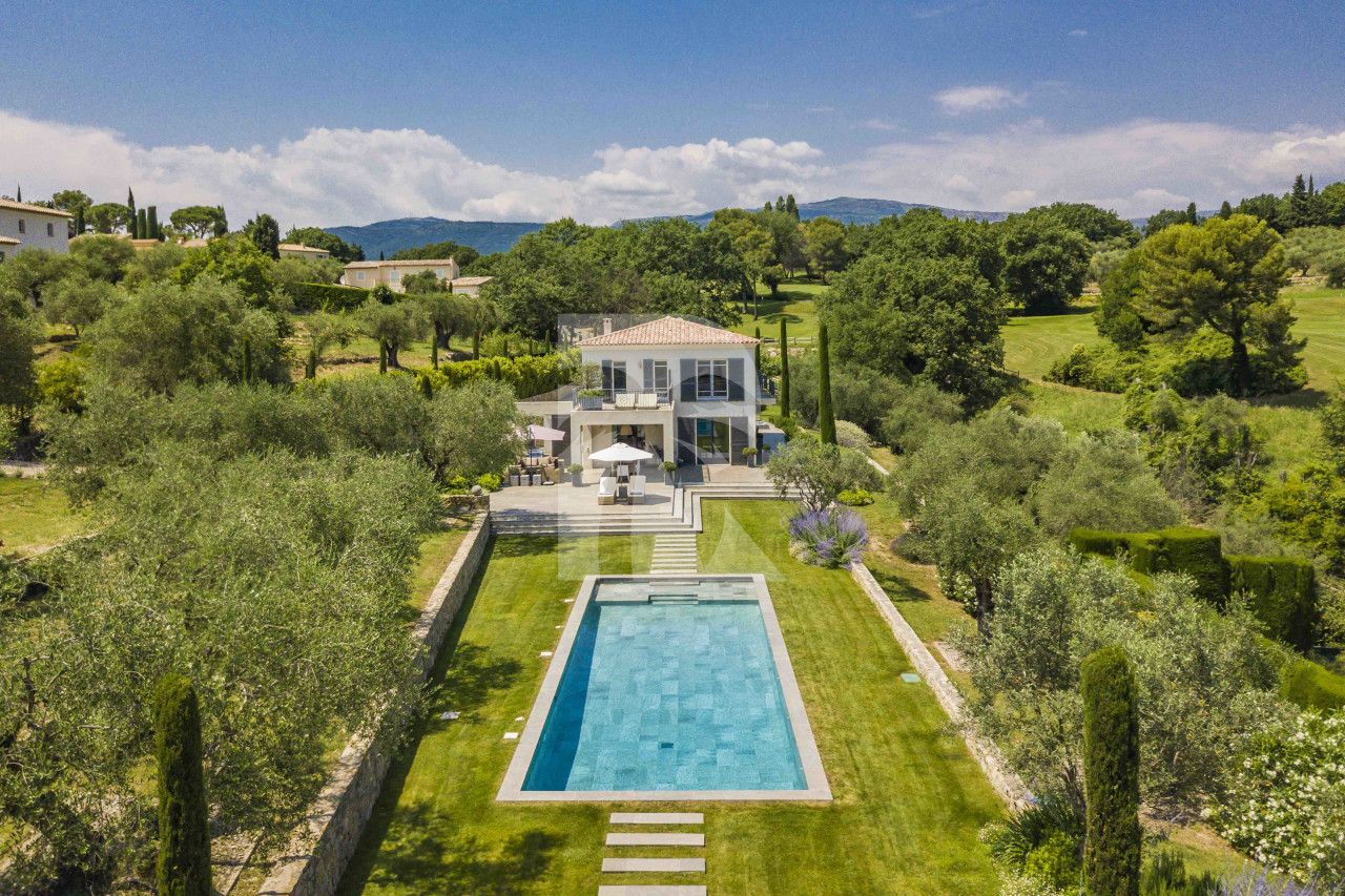 villa in Châteauneuf-Grasse : Rent wonderful modern villa located in very peaceful surroundings close to Valbonne - Photo 8