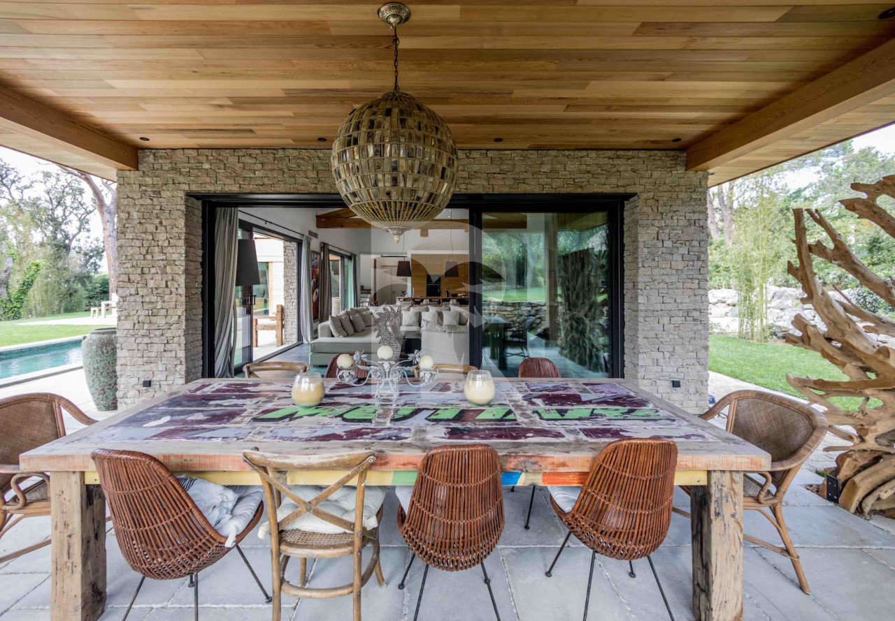 villa in St Tropez : Rent gorgeous 5-bedroom villa with swimming pool within a few minutes drive to Pampelonne Beach in Ramatuelle - Photo 8