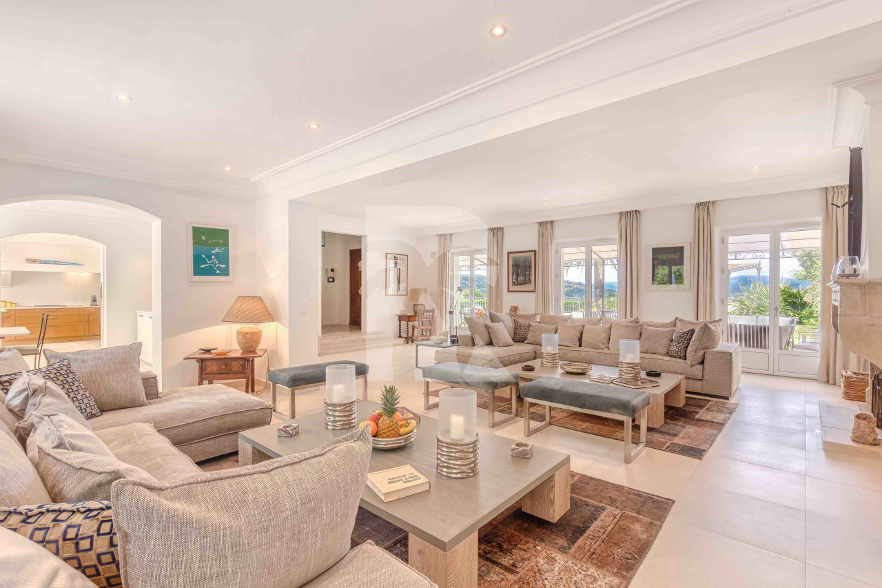 villa in St Tropez : Rent gorgeous villa with swimming pool within just a minute drive to the very heart of Saint Tropez - Photo 4