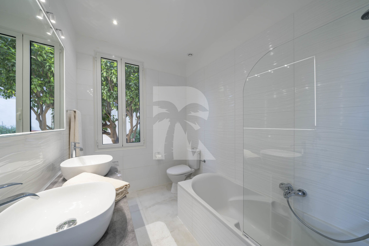 villa in Èze : Rent beautiful 4 bedroom 4 bathroom villa located in Eze, only a short walk from the beach - Photo 12