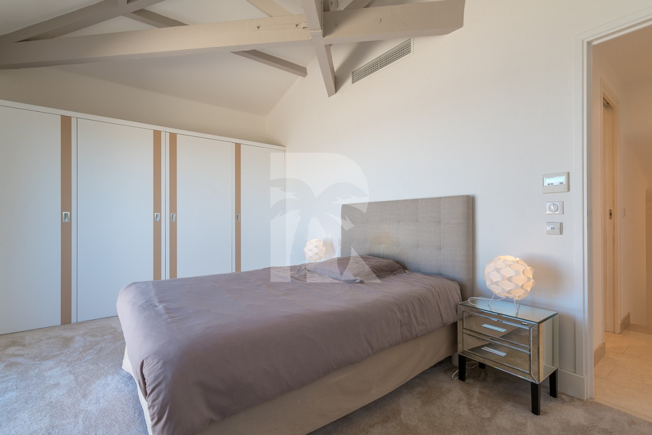villa in Cannes : Rent wonderful modern villa on the heights of Cannes with a great Seaview - Photo 9