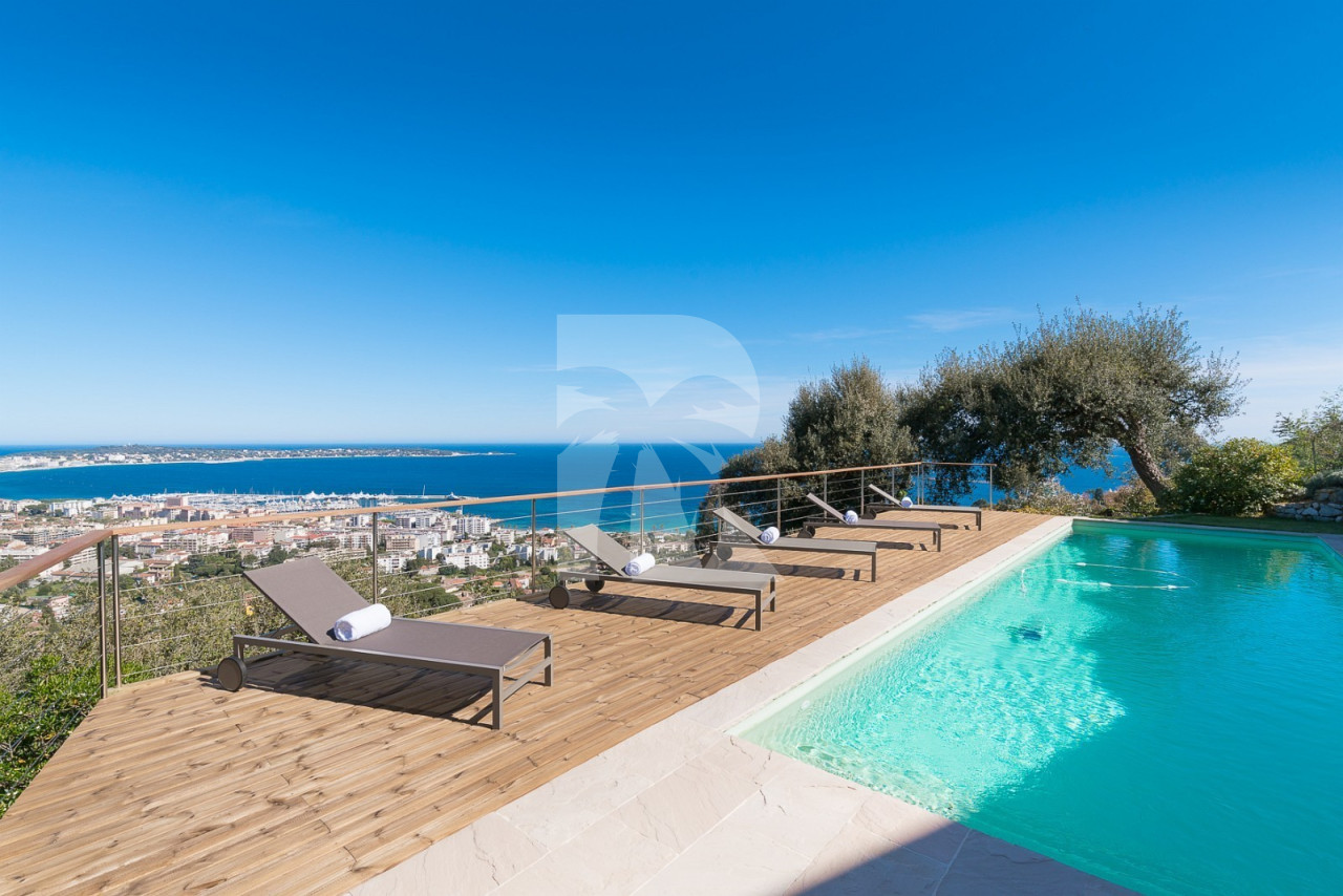 villa in Cannes : Rent wonderful modern villa on the heights of Cannes with a great Seaview - Photo 12
