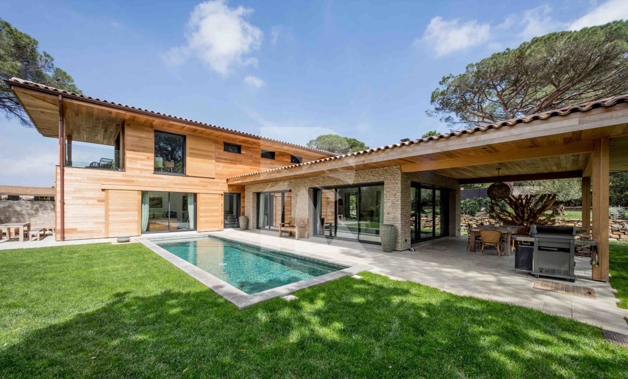 villa in St Tropez : Rent gorgeous 5-bedroom villa with swimming pool within a few minutes drive to Pampelonne Beach in Ramatuelle - Photo 3