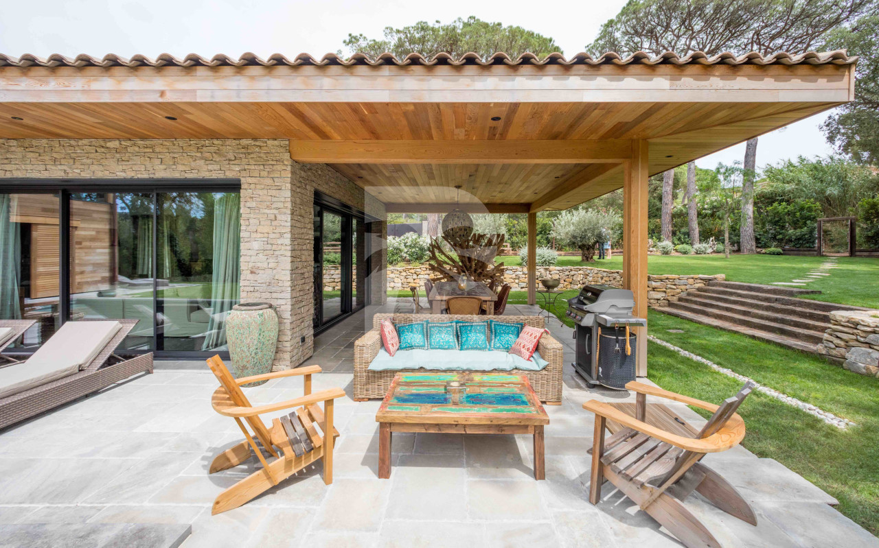 villa in St Tropez : Rent gorgeous 5-bedroom villa with swimming pool within a few minutes drive to Pampelonne Beach in Ramatuelle - Photo 9