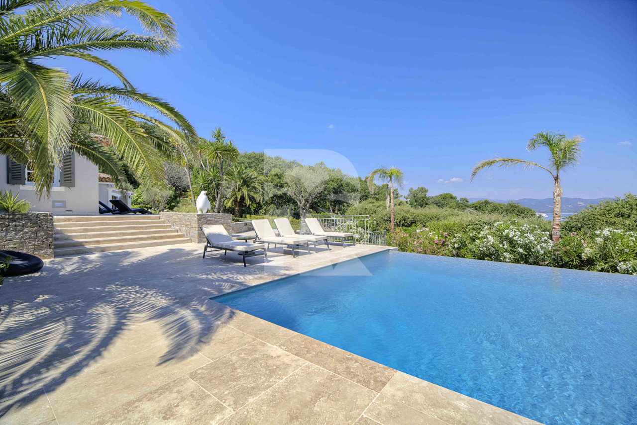 villa in St Tropez : Rent beautiful villa in the heart of Saint Tropez with views over the village and the sea - Photo 0