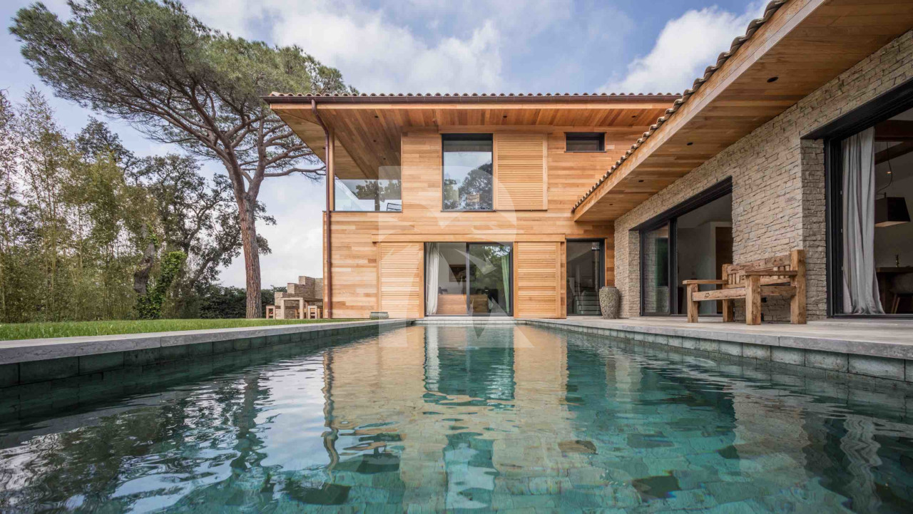 villa in St Tropez : Rent gorgeous 5-bedroom villa with swimming pool within a few minutes drive to Pampelonne Beach in Ramatuelle - Photo 0