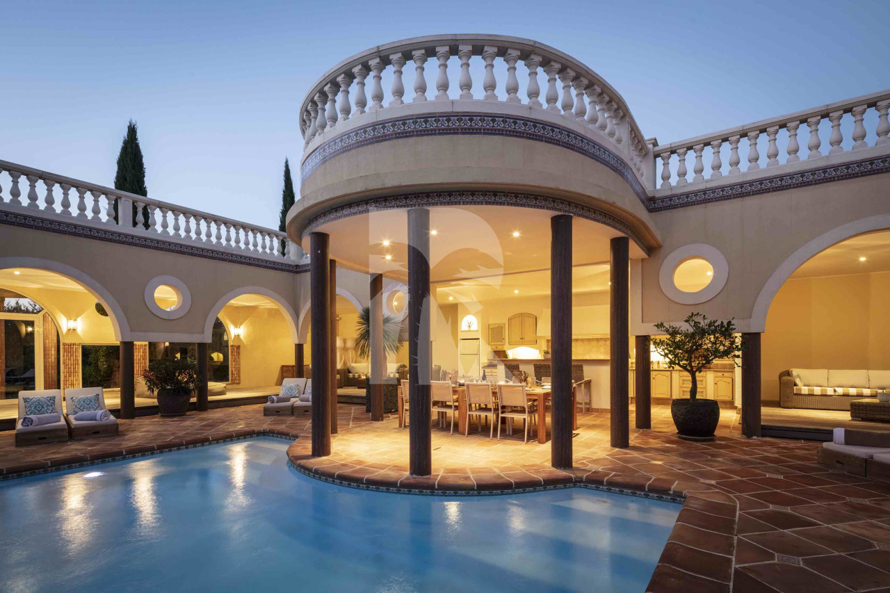 villa in Gassin : Rent majestic 7-bedroom villa  with swimming pool and staff apartment  in Saint Tropez - Photo 5