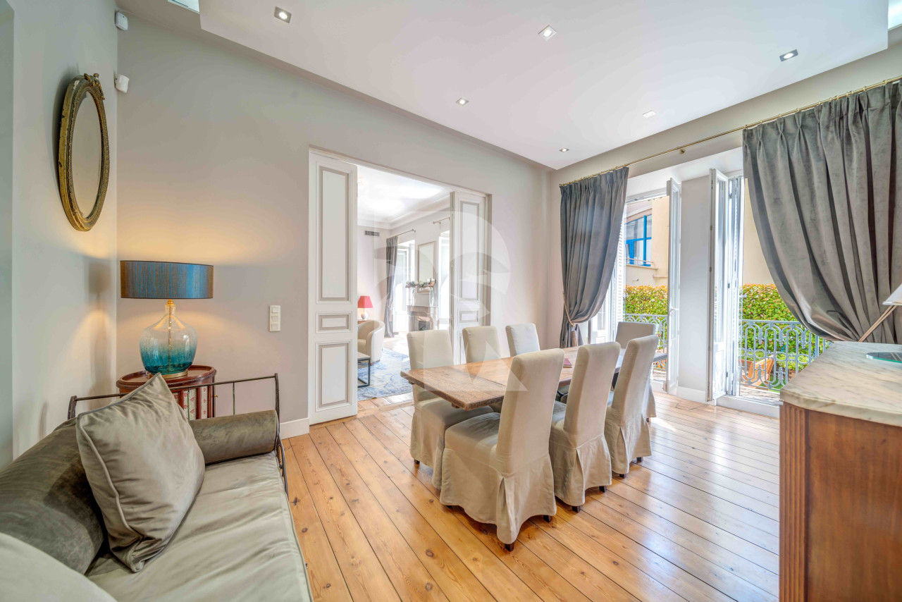 apartment in Cannes : Rent gorgeous 4 bedroom apartment within 5 minutes walk to the Palais - Photo 4