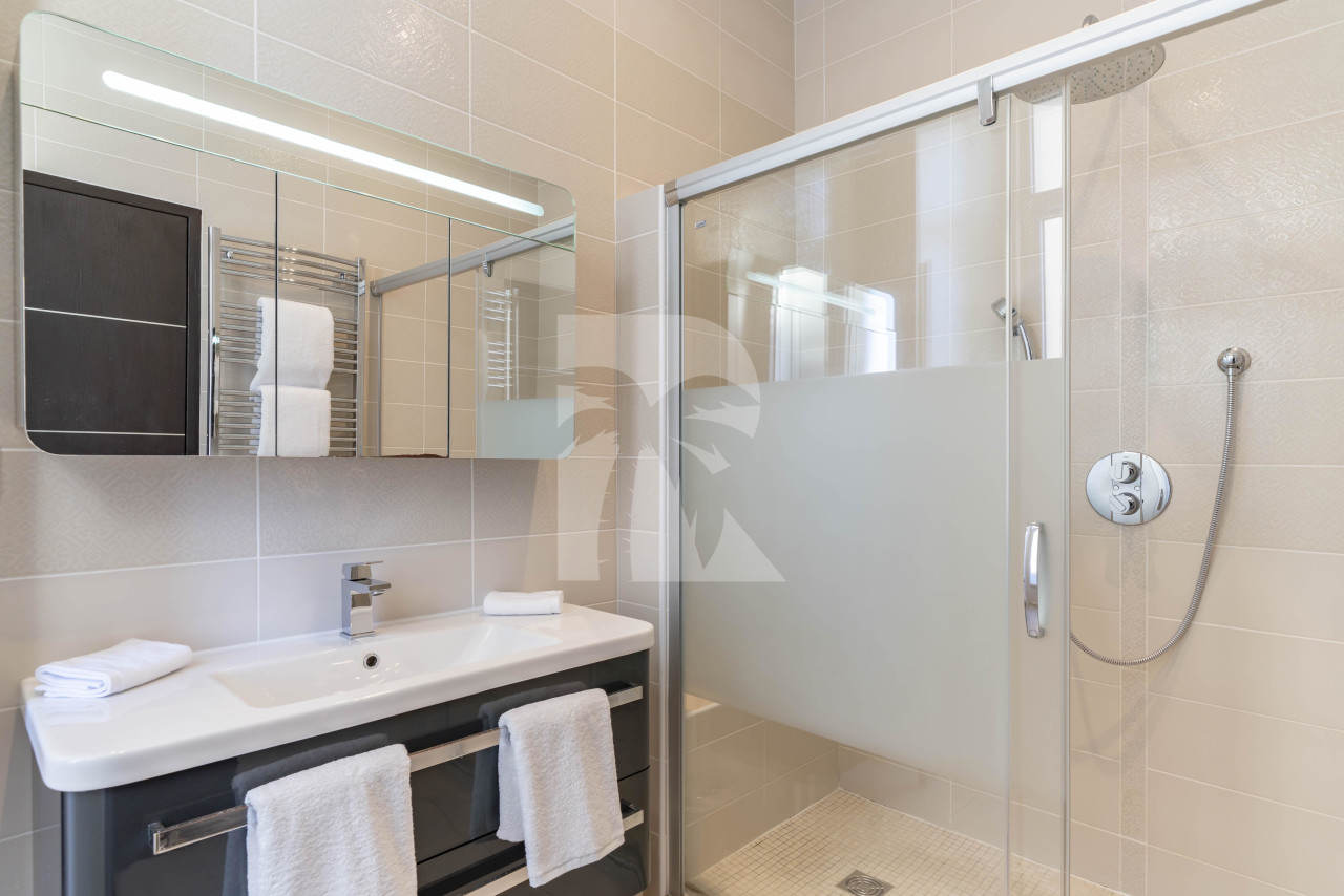 apartment in Cannes : Rent modern 2 bedroom apartment within 5 min walking distance to the Palais - Photo 8