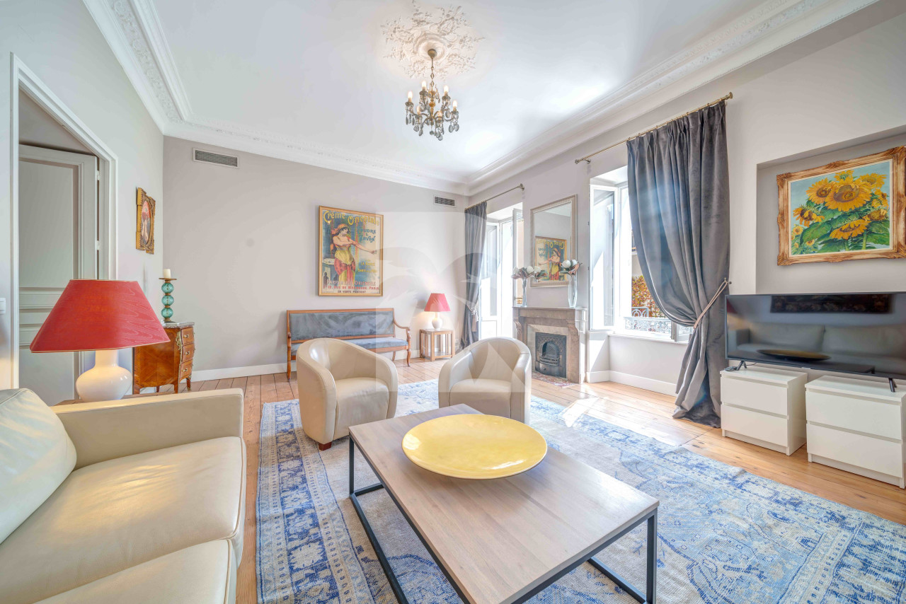 apartment in Cannes : Rent gorgeous 4 bedroom apartment within 5 minutes walk to the Palais - Photo 3