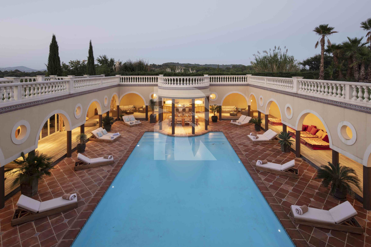 villa in Gassin : Rent majestic 7-bedroom villa  with swimming pool and staff apartment  in Saint Tropez - Photo 7