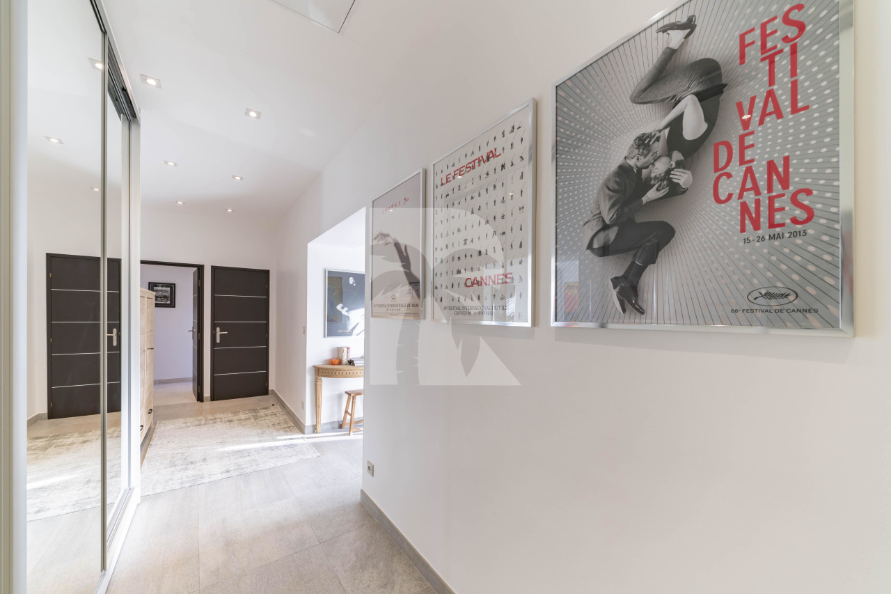 apartment in Cannes : Rent modern 2 bedroom apartment within 5 min walking distance to the Palais - Photo 12