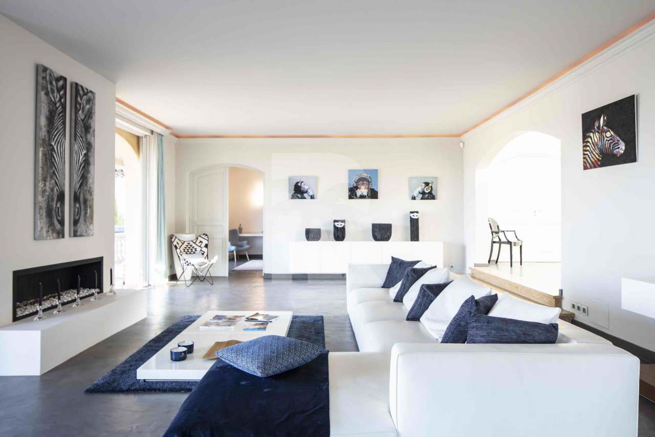 villa in Gassin : Rent majestic 7-bedroom villa  with swimming pool and staff apartment  in Saint Tropez - Photo 12