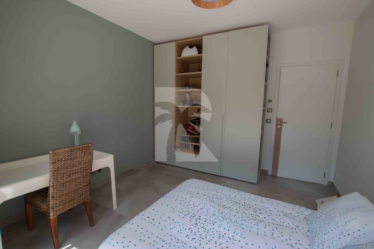 villa in Châteauneuf-Grasse : Rent superb 4-bedroom villa with swimming pool close to Valbonne and a quick 10 minute drive to Mougins school - Photo 9
