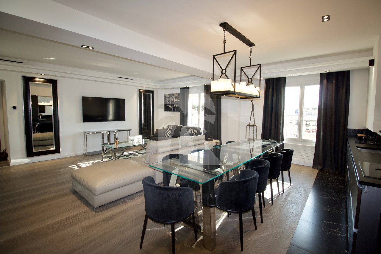 apartment in Cannes : Rent fantastic 3-bedroom apartment in Cannes within seconds from the Croisette and 3 minutes to the Palais des Festivals - Photo 3