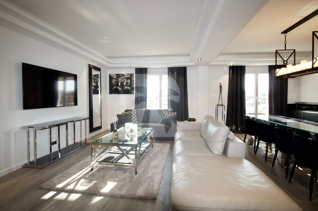 apartment in Cannes : Rent fantastic 3-bedroom apartment in Cannes within seconds from the Croisette and 3 minutes to the Palais des Festivals - Photo 4