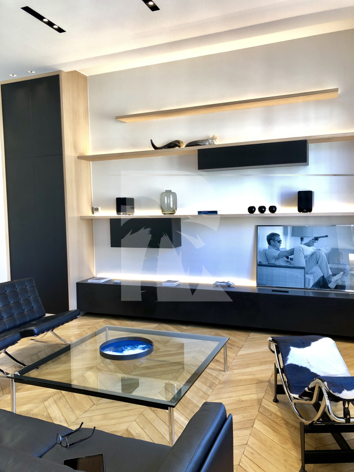 apartment in Cannes : Rent stunning modern 3/4 bedroom apartment located within just about 2 minutes walk to the Palais des Festivals - Photo 1