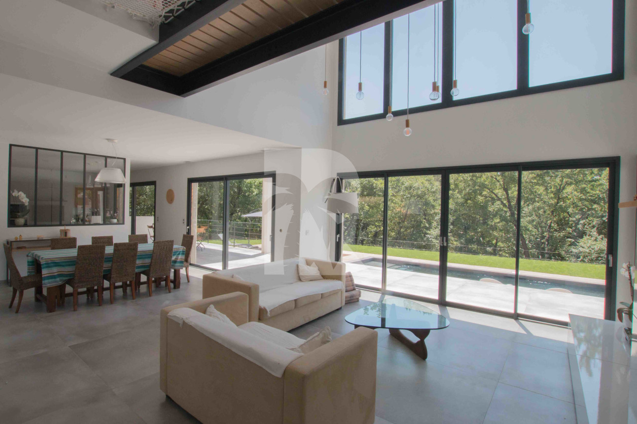 villa in Châteauneuf-Grasse : Rent superb 4-bedroom villa with swimming pool close to Valbonne and a quick 10 minute drive to Mougins school - Photo 6