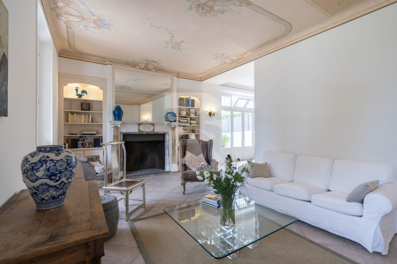 villa in Cap d'Antibes : Rent lovely 6 bedroom ( 5 guests + 1 for staff/teenagers) villa on the Cap d'Antibes within walking distance to the beach - Photo 6