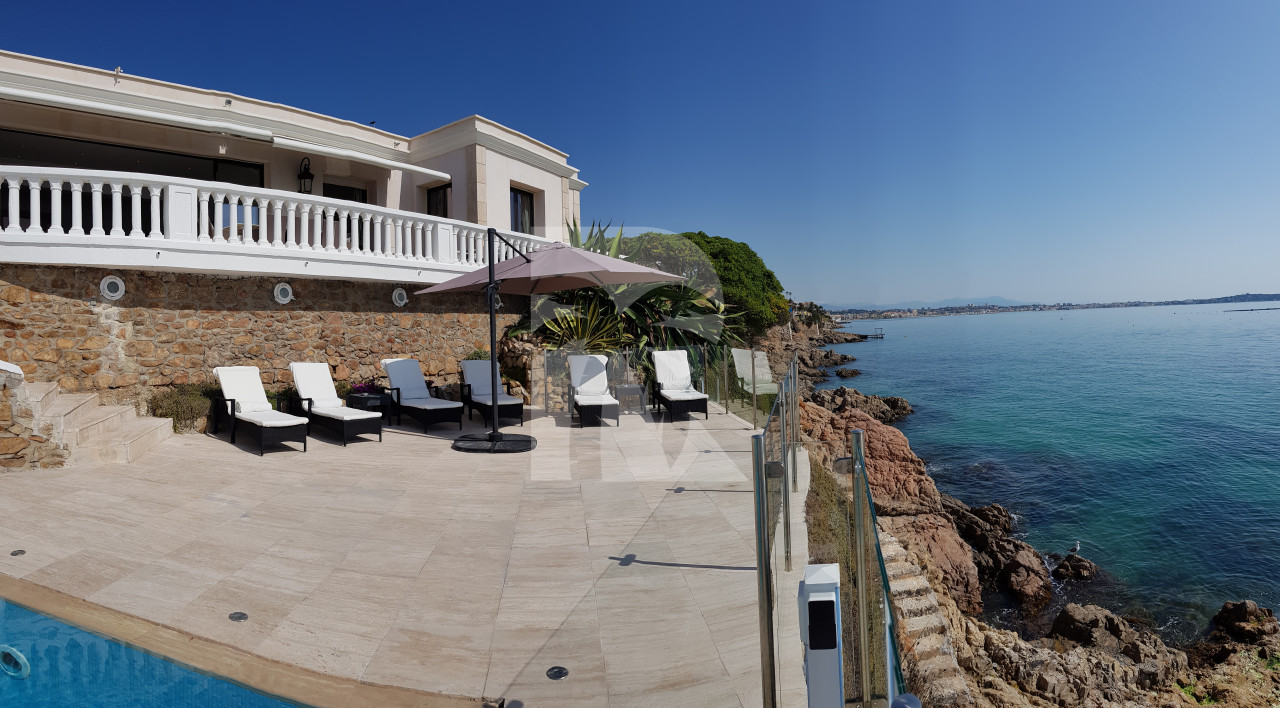 villa in Cannes : Exceptional Waterfront property in Cannes - Photo 11