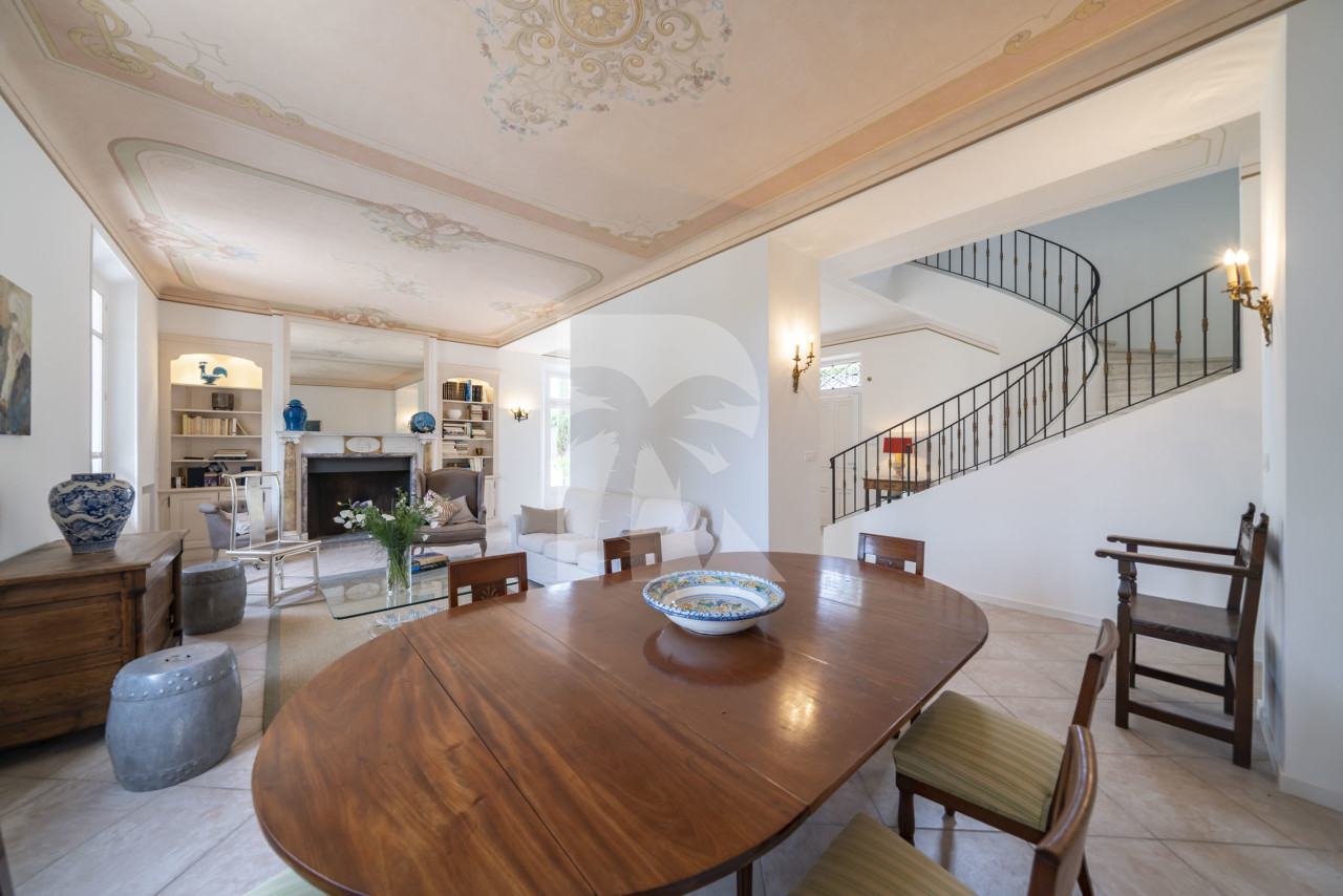 villa in Cap d'Antibes : Rent lovely 6 bedroom ( 5 guests + 1 for staff/teenagers) villa on the Cap d'Antibes within walking distance to the beach - Photo 8