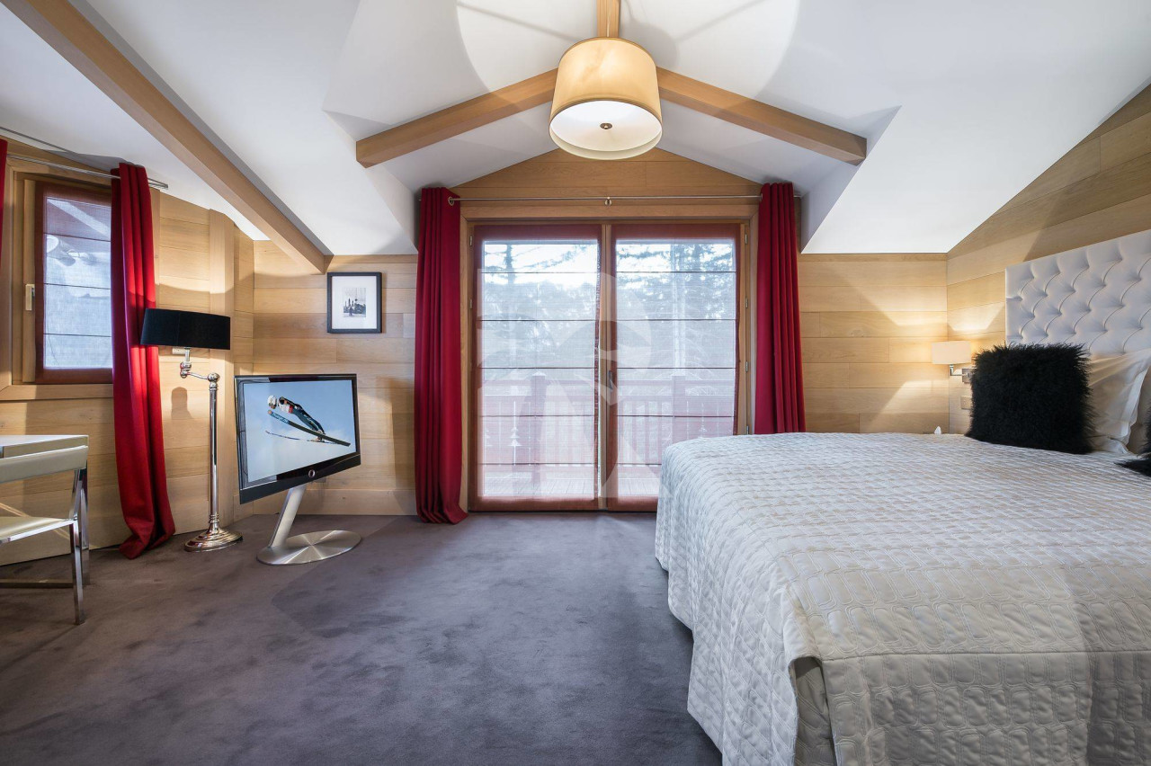 villa in Courchevel : Rent this Ski in/ ski out Chalet in Courchevel 1650 - Photo 10