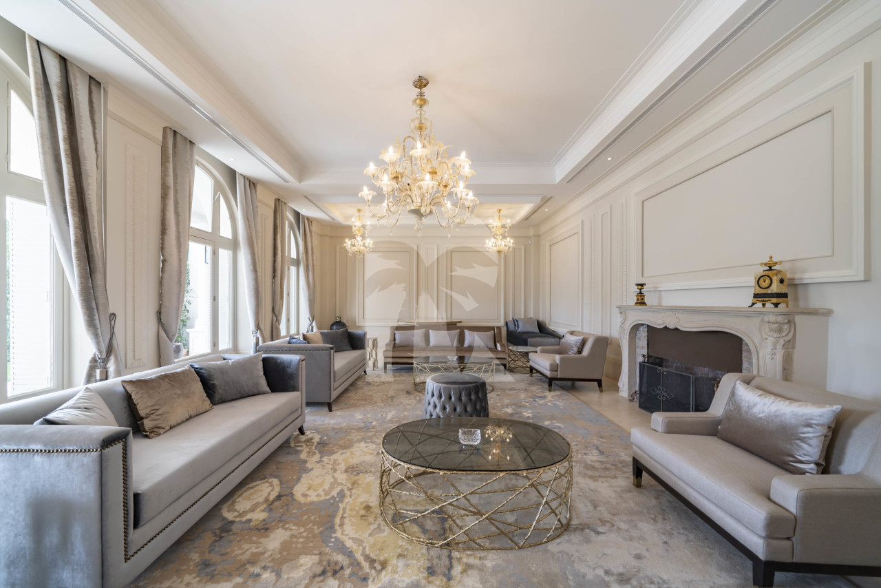 villa in Cannes : Rent stunning 8 bedroom chateau in the center of Cannes with sea views, pool and easy access to the Croisette and beaches - Photo 5