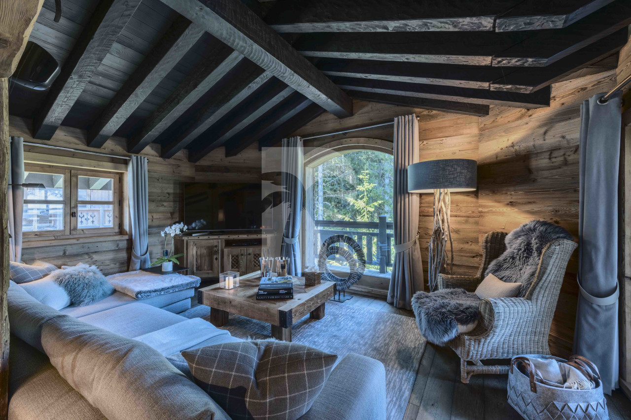 villa in Courchevel : Rent a luxury Chalet in Courchevel 1850, Ski in / Ski out, 7 bedrooms, indoor Swimming pool - Photo 6