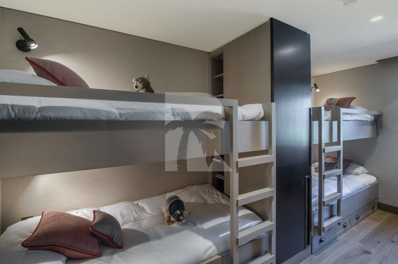 villa in Courchevel : Rent this 8 bedrooms luxury chalet in Nogentil Courchevel 1850 - Photo 12