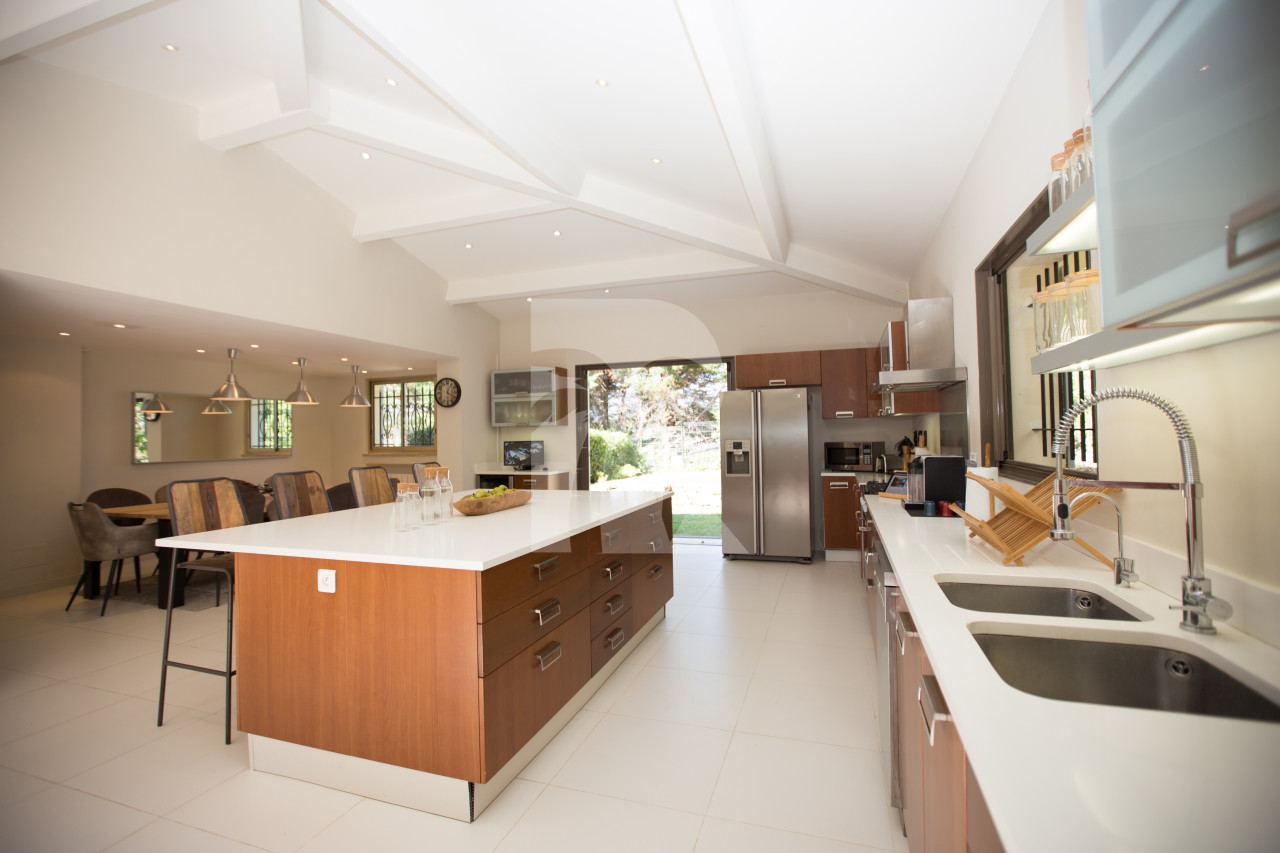 villa in Valbonne : Rent a Large Villa with Pool and View close to Valbonne Village - Photo 6