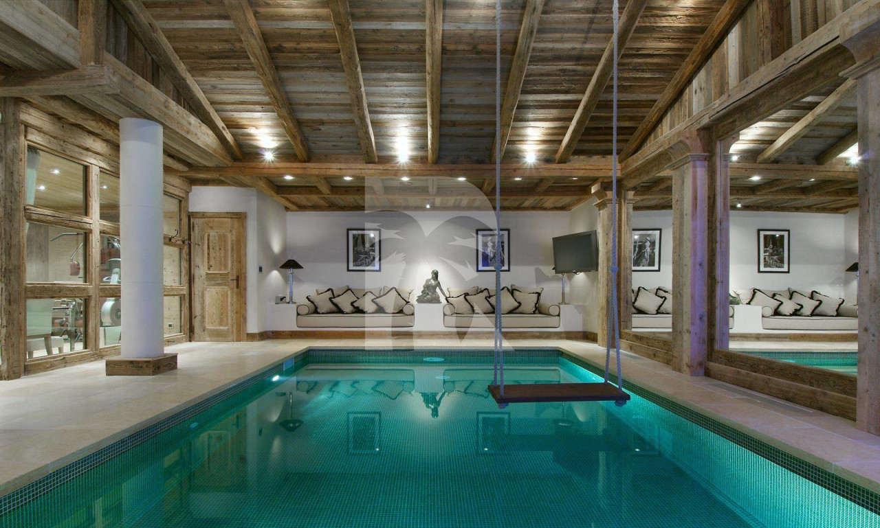 villa in Courchevel : Rent a700 sqm chalet in Courchevel 1850 with a Wonderful Mountain View. - Photo 0