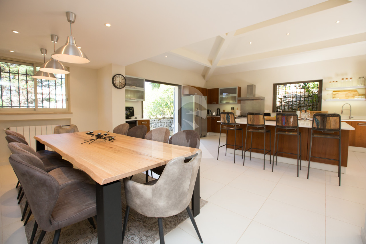 villa in Valbonne : Rent a Large Villa with Pool and View close to Valbonne Village - Photo 8
