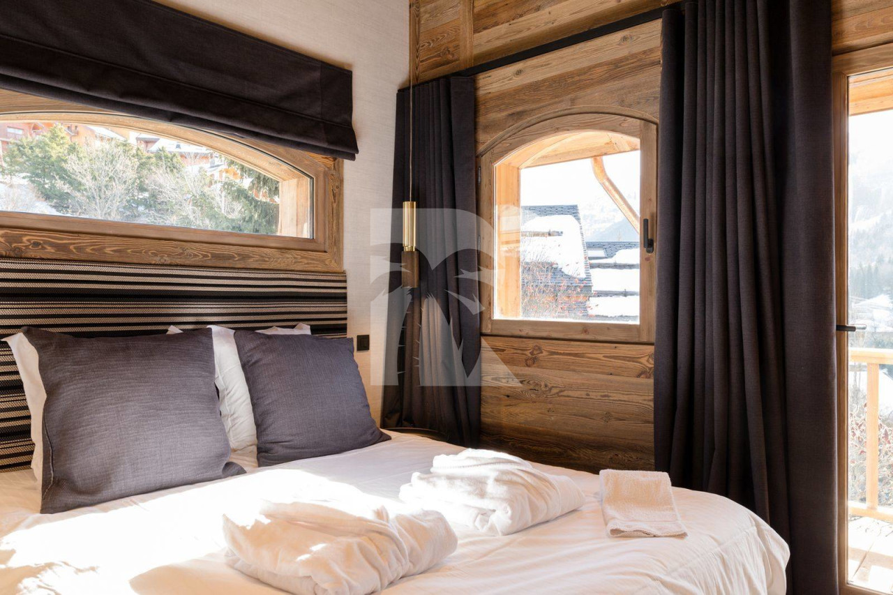 villa in Méribel : Rent this 6 bedroom chalet in a quiet area in Mussilon - Photo 9