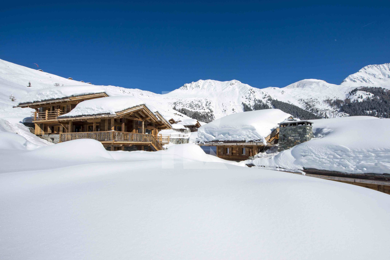 villa in Verbier : Rent estate comprised of 2 luxury chalets in Verbier with spa as well as a chalet for staff - Photo 3