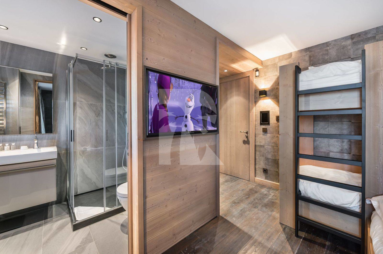 villa in Courchevel : Rent a brand new chalet of 900 sqm located in Courchevel 1850 - Photo 9