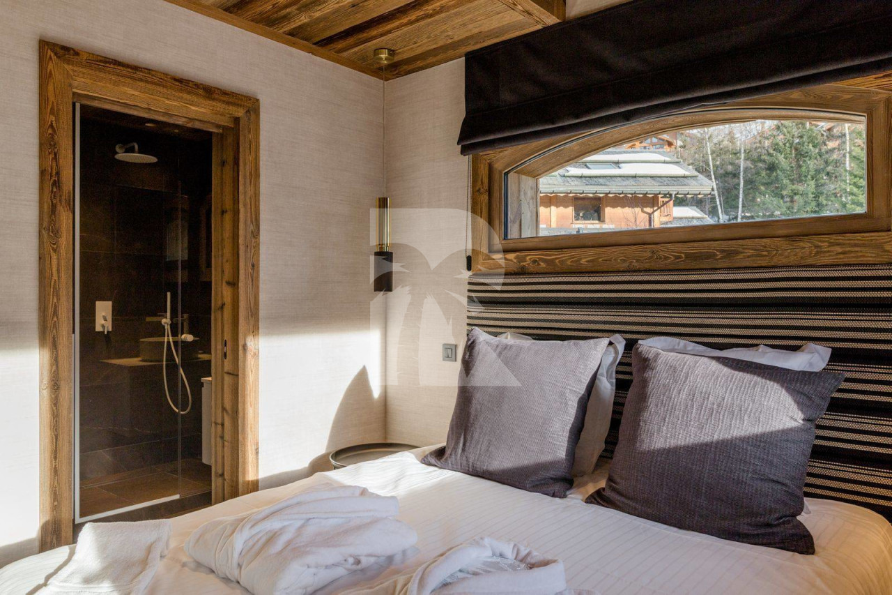 villa in Méribel : Rent this 6 bedroom chalet in a quiet area in Mussilon - Photo 11