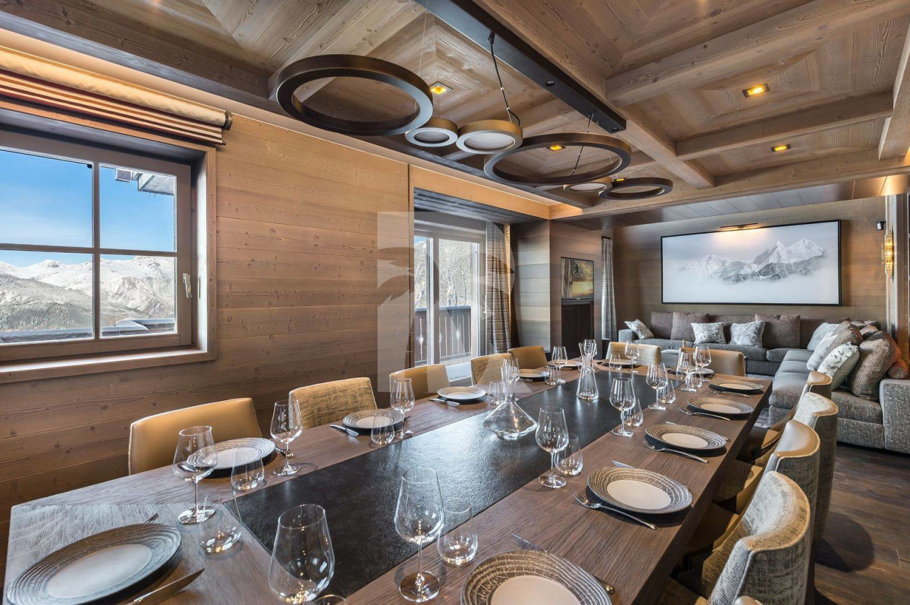 villa in Courchevel : Rent a brand new chalet of 900 sqm located in Courchevel 1850 - Photo 3