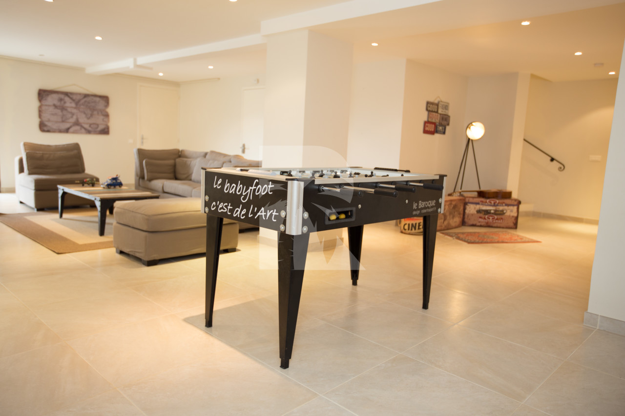 villa in Valbonne : Rent a Large Villa with Pool and View close to Valbonne Village - Photo 9